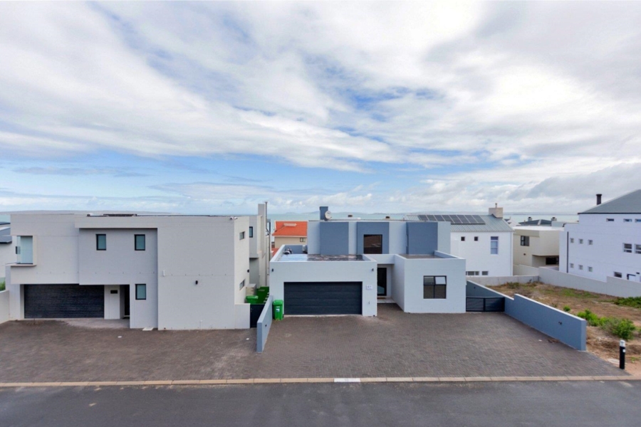 5 Bedroom Property for Sale in Calypso Beach Western Cape